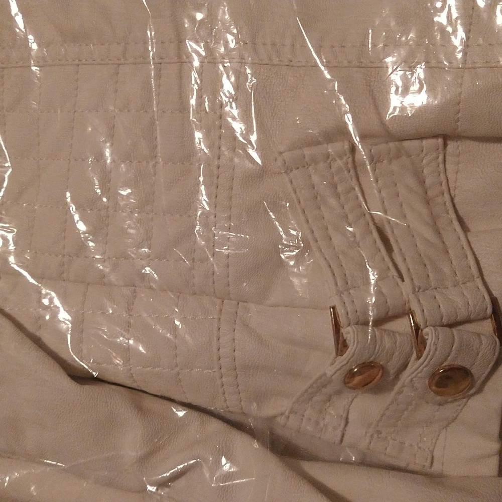 Jacket - Picture 16 of 16